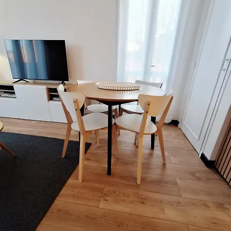 Le Clemenceau- 6pers - 200m, Clim, Pkg Prive Apartman *