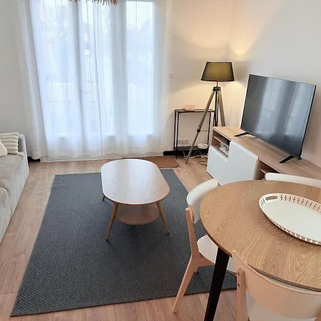 Apartman Le Clemenceau- 6pers - 200m, Clim, Pkg Prive *